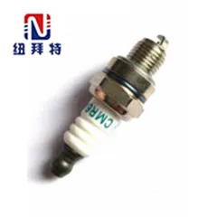 Môžem použiť akúkoľvek zapaľovaciu sviečku pre môj zastrihávač?